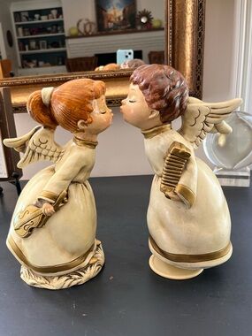 Vintage Kissing music Christmas Angels Figurine Pair not working Retro 50’s 60’s